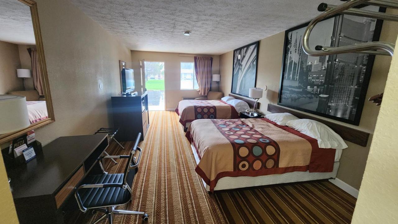 Super 8 By Wyndham Centerville-Richmond Room photo